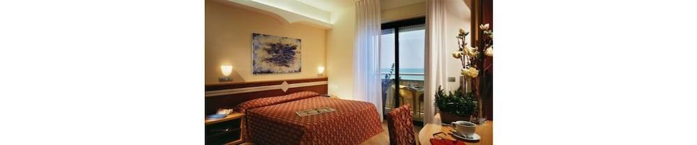 Hotel Europa Beach Village Giulianova Kültér fotó