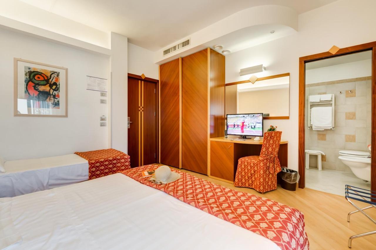 Hotel Europa Beach Village Giulianova Kültér fotó
