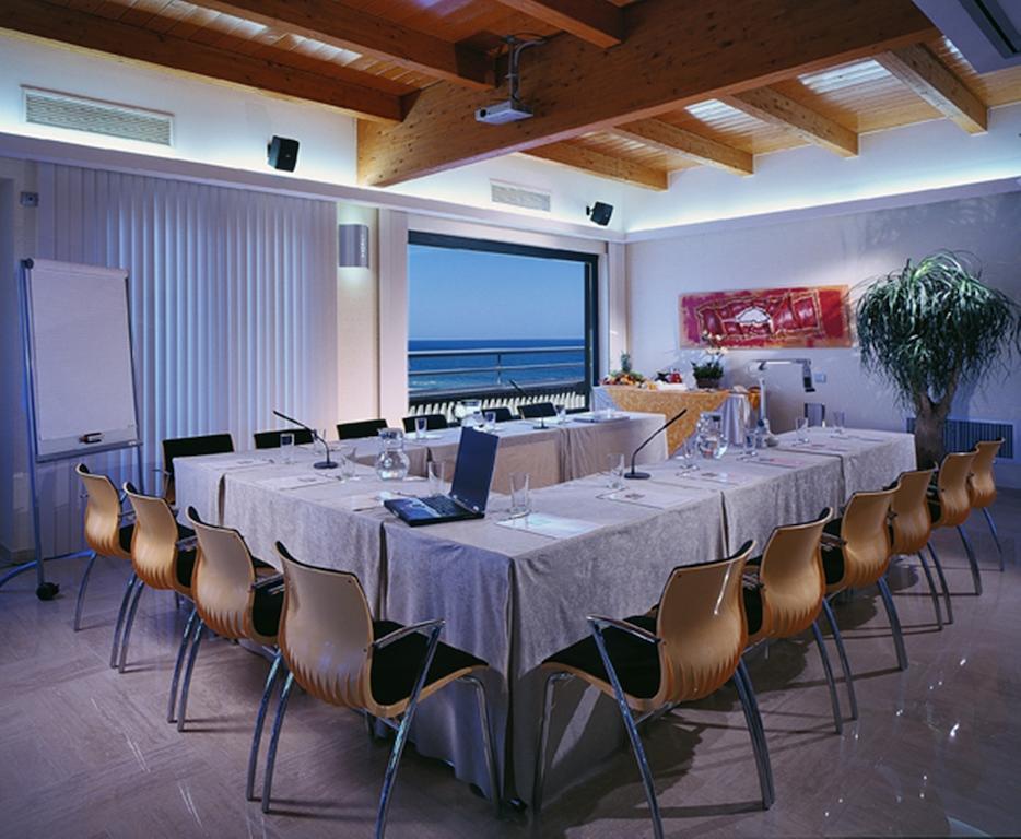 Hotel Europa Beach Village Giulianova Üzleti fotó