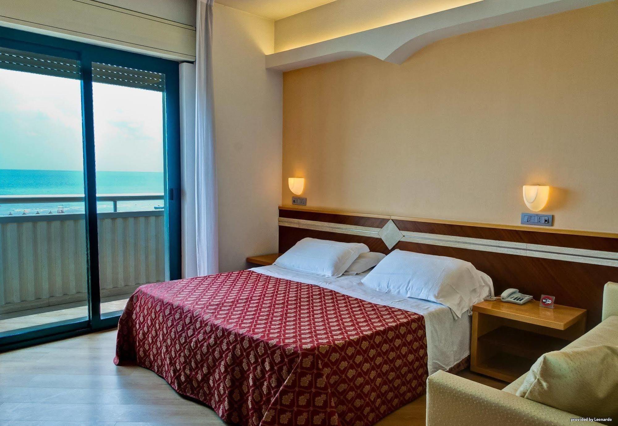 Hotel Europa Beach Village Giulianova Kültér fotó