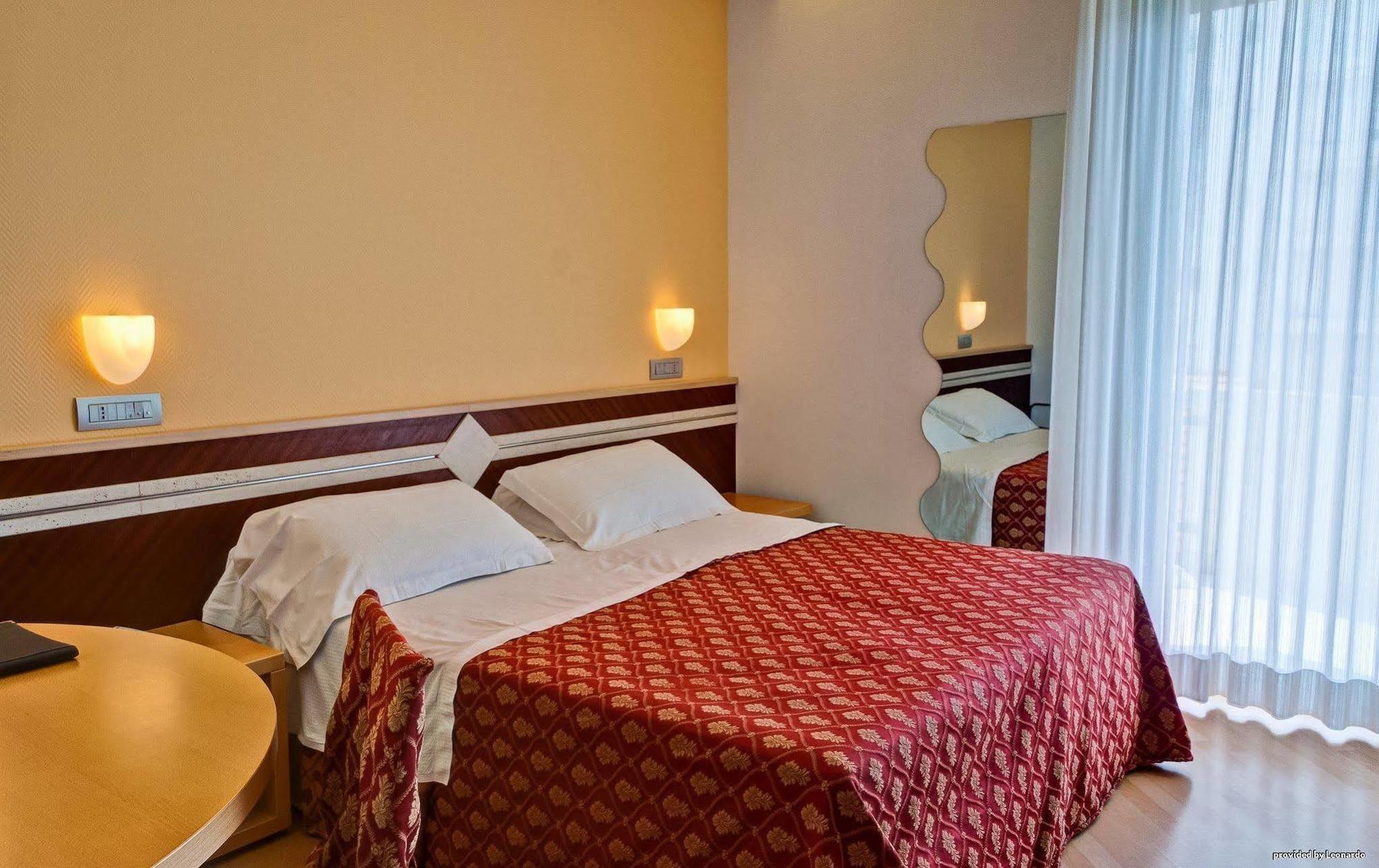 Hotel Europa Beach Village Giulianova Kültér fotó