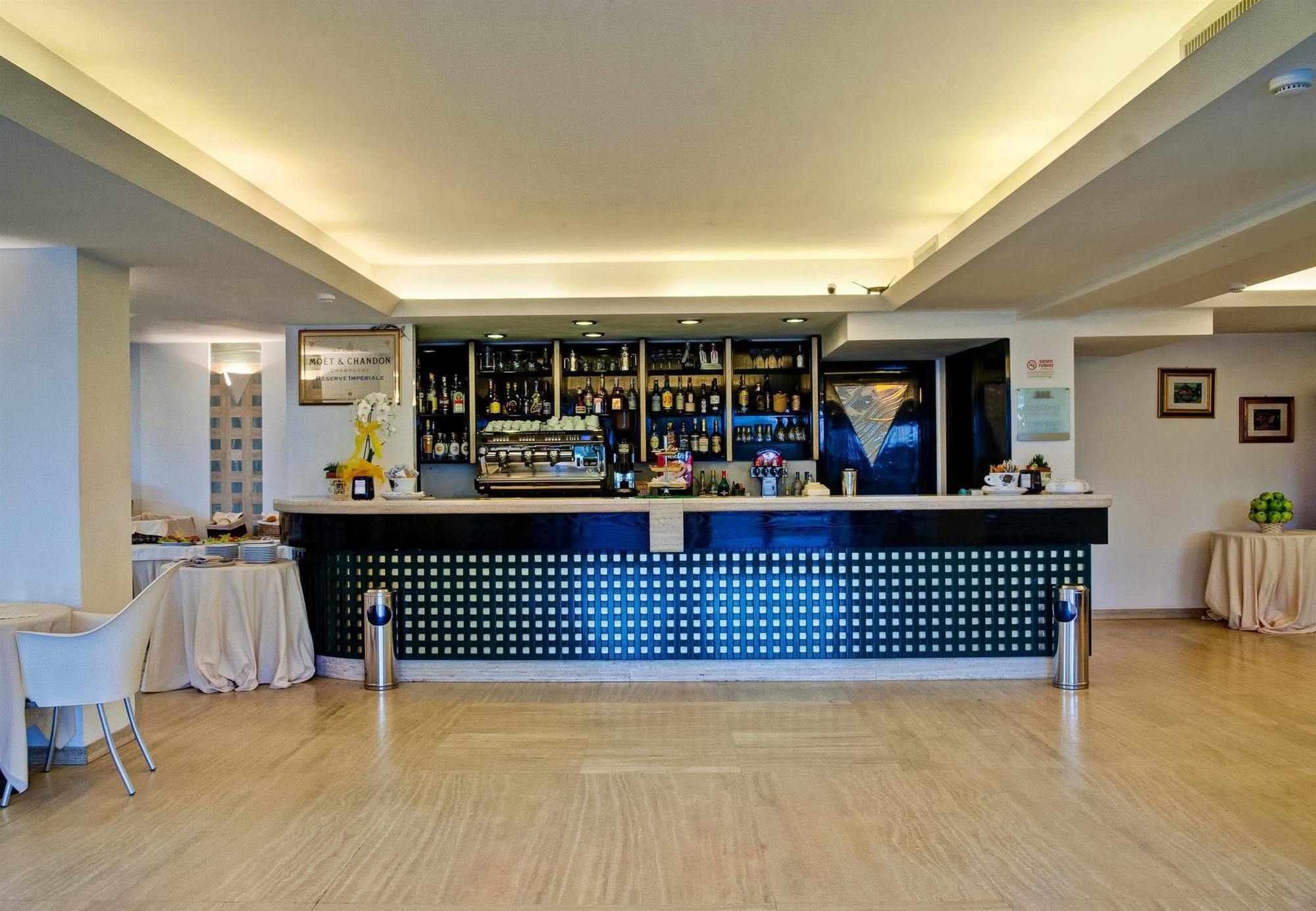 Hotel Europa Beach Village Giulianova Kültér fotó