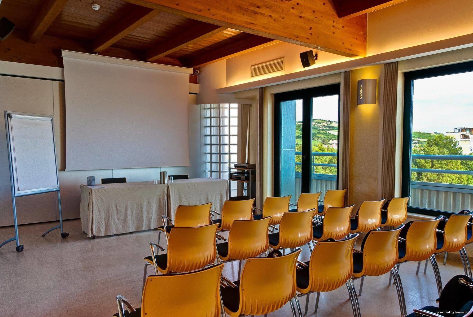 Hotel Europa Beach Village Giulianova Kültér fotó