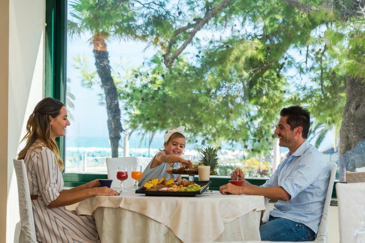 Hotel Europa Beach Village Giulianova Kültér fotó